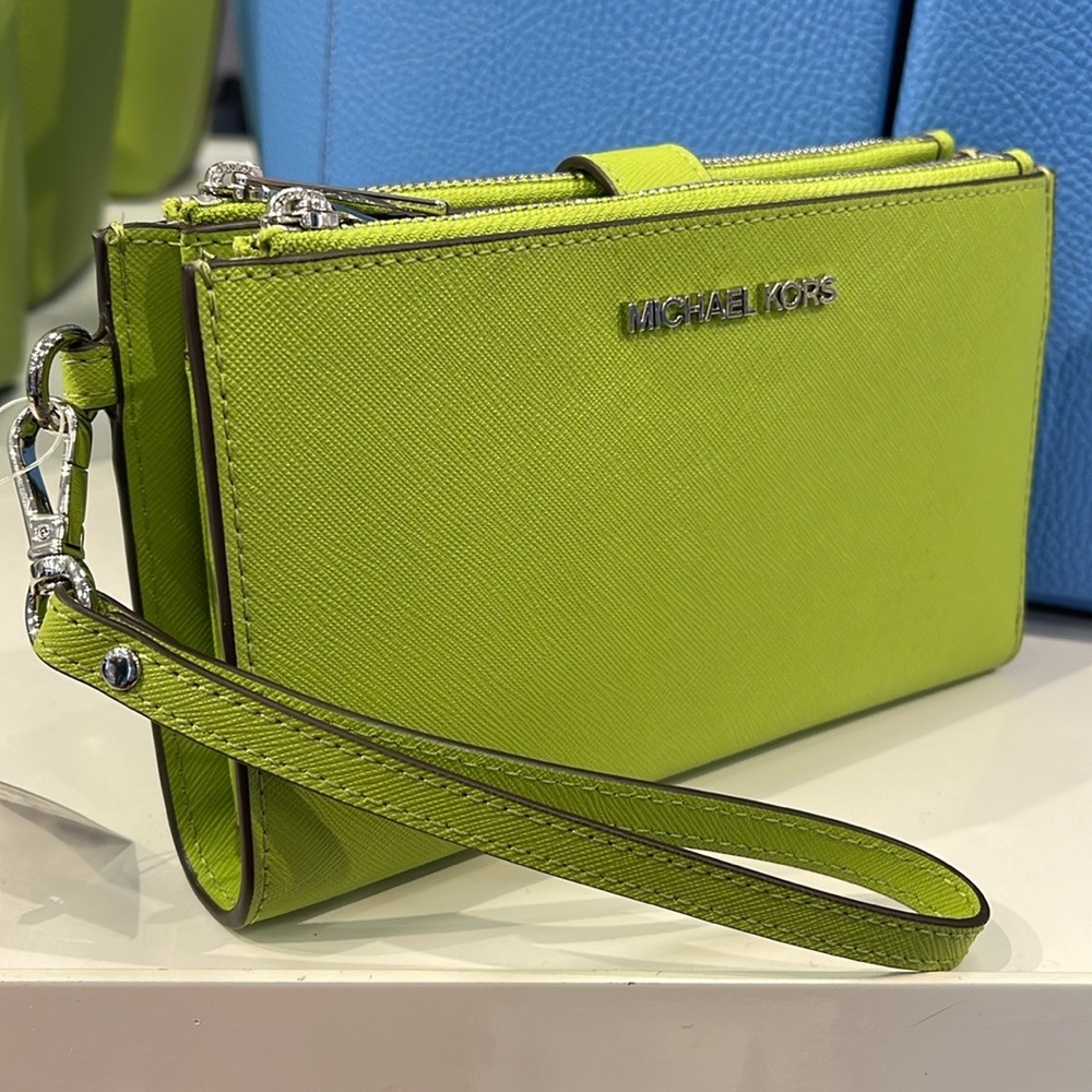 MICHAEL KORS LG DOUBLE ZIP WRISTLET Wallet Phone Case Holder 
Lime
NWT - Picture 7 of 16